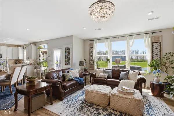1427 Oak Lake LN, Brownsburg, IN 46112