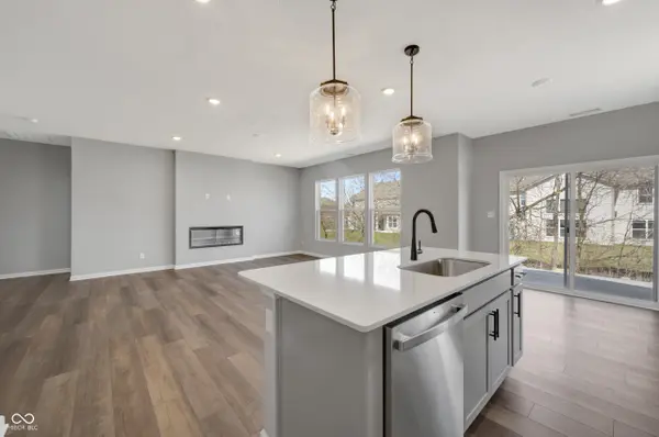 4212 Hayden Valley DR, Bargersville, IN 46106