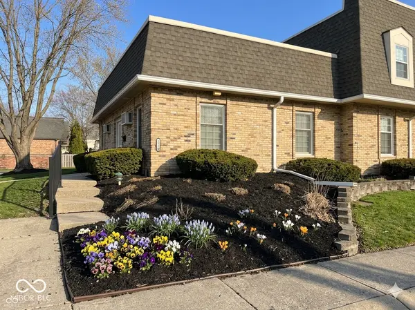 1310 Kings Cove CT, Indianapolis, IN 46260