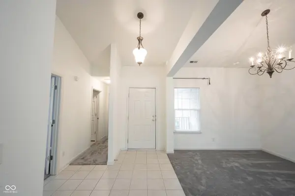6052 W Bayfront SHRS, Mccordsville, IN 46055