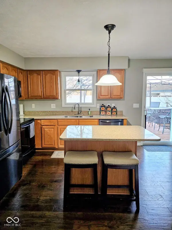 9512 W Thurston CT, Yorktown, IN 47396