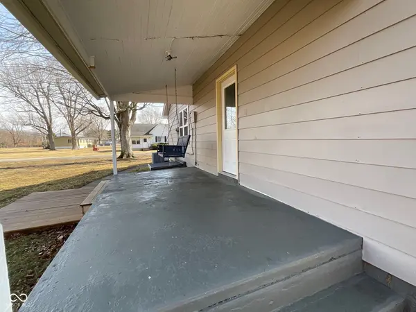 577 E Blue ST, Montezuma, IN 47862