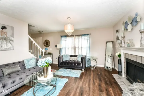 10626 E Creekside Woods DR, Indianapolis, IN 46239