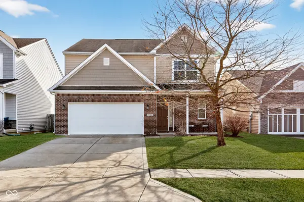 5783 Blue Sky DR, Whitestown, IN 46075