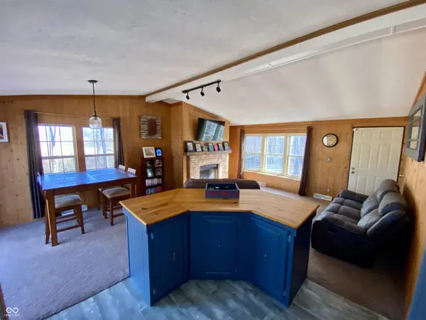 786 E Bonebrake RD, Veedersburg, IN 47987