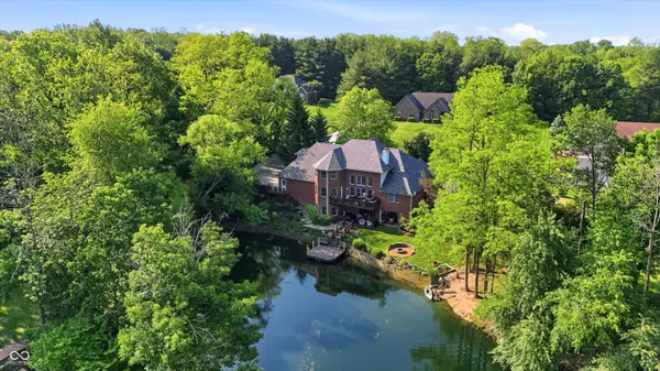 136 W Chalet DR, Mooresville, IN 46158