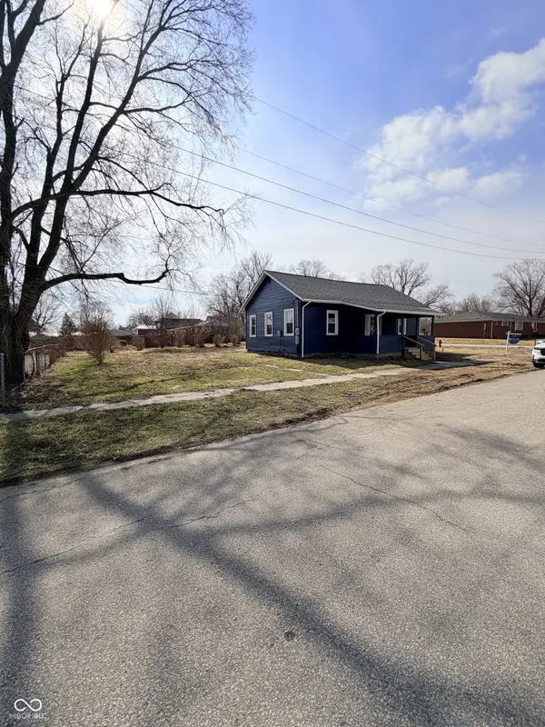 54 W Logan ST, Cloverdale, IN 46120