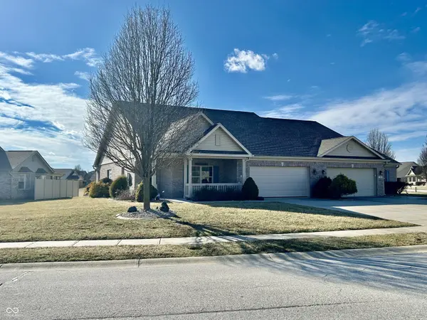 98 E Wind Chime CIR, Greenwood, IN 46143