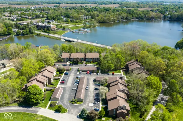 108 Knoll CT #E, Noblesville, IN 46062