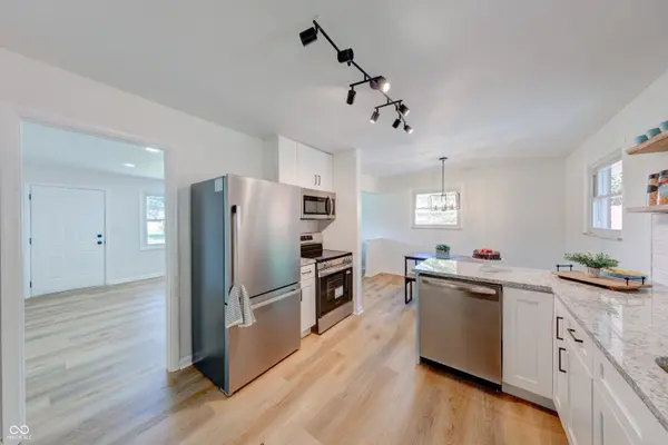 6242 Radnor RD, Indianapolis, IN 46226