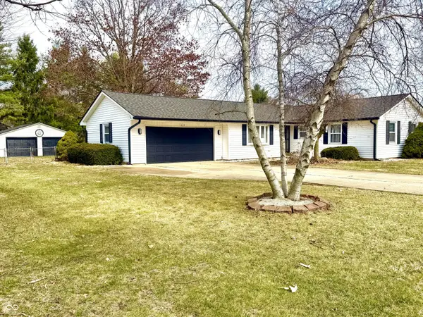 210 W Birch LN, Alexandria, IN 46001