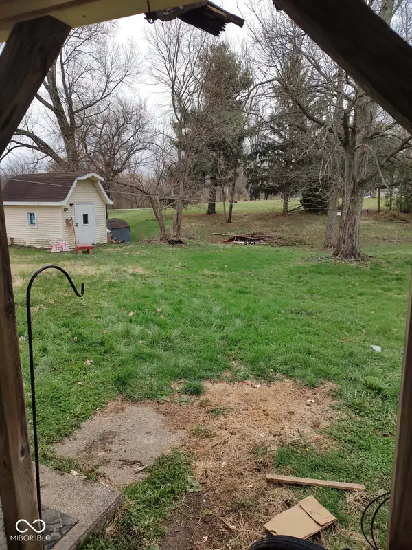 715 E 10th ST, Rushville, IN 46173