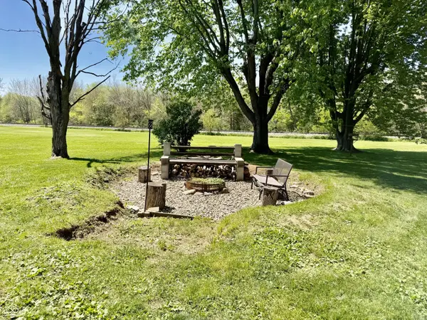7889 S Ladoga RD, Ladoga, IN 47954