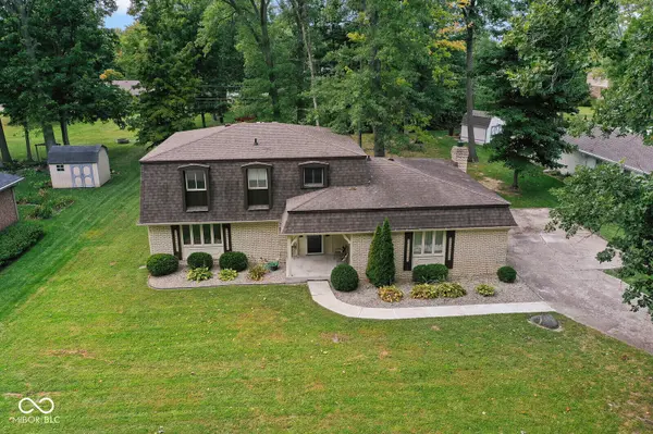 412 Woodland West DR, Greenfield, IN 46140