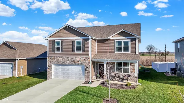 2042 Downey LN, Greenfield, IN 46140