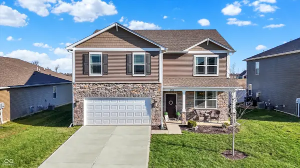 2042 Downey LN, Greenfield, IN 46140
