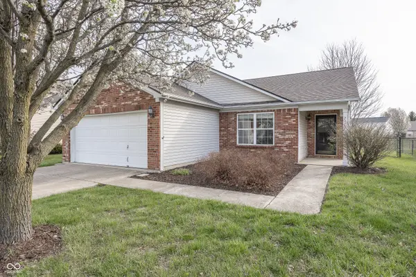 7123 N Lyndhurst XING, Mccordsville, IN 46055