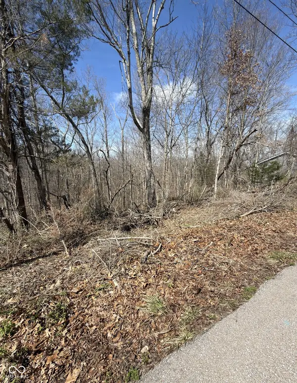 0 Treetop LN, Nashville, IN 47448