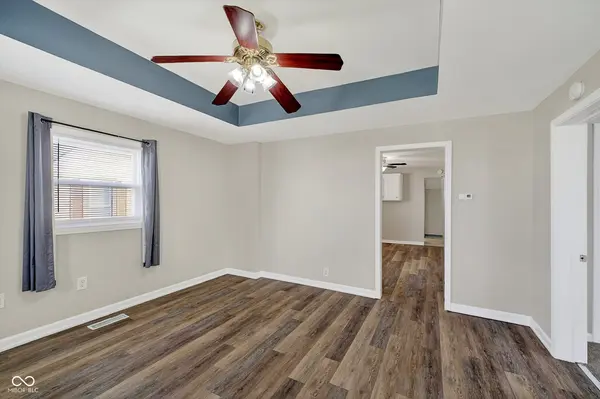 2107 S B ST, Elwood, IN 46036