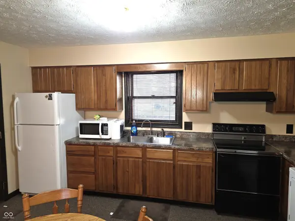5241 W Marietta Railroad ST, Shelbyville, IN 46176