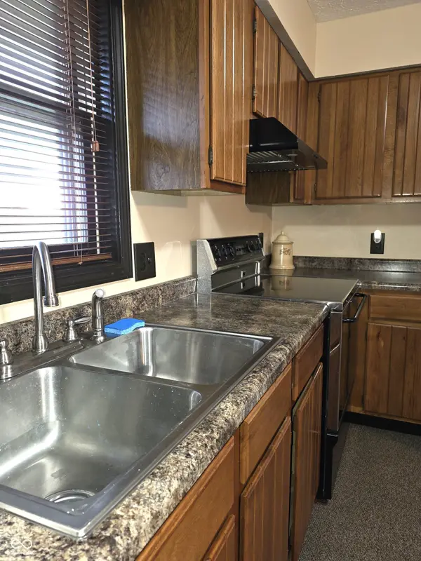 5241 W Marietta Railroad ST, Shelbyville, IN 46176