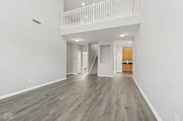 9731 Green Knoll DR, Noblesville, IN 46060