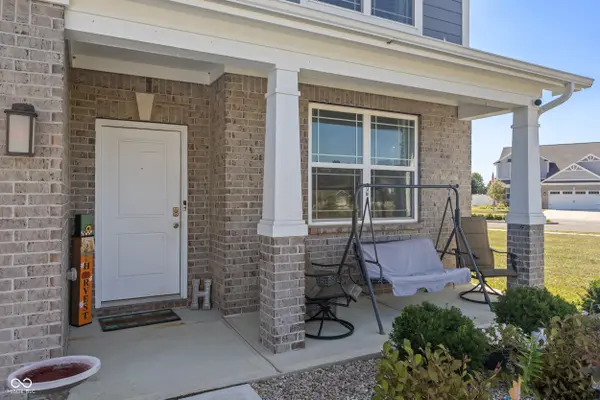 1265 Shaw LN, Shelbyville, IN 46176