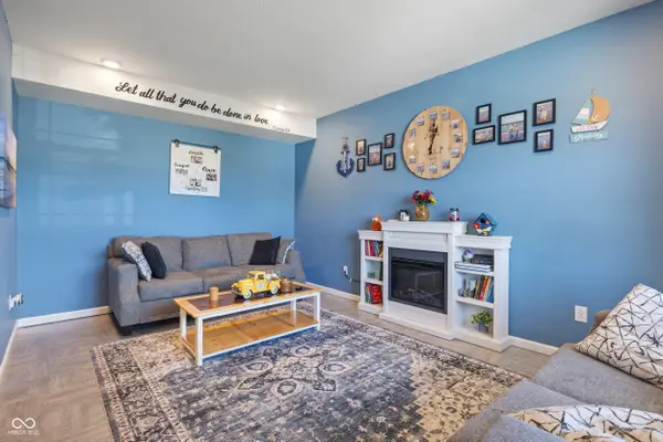 1265 Shaw LN, Shelbyville, IN 46176
