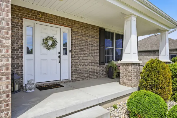 3051 Hawthorn DR, Lapel, IN 46051