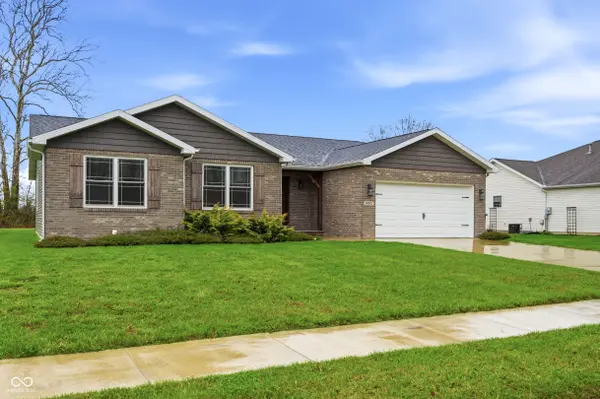 8302 W Ashford LN, Muncie, IN 47304