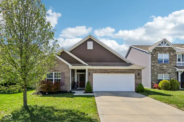 2418 Bridlewood DR, Franklin, IN 46131