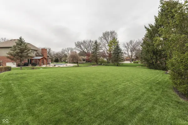 3978 Brockton Manor South DR, Greenwood, IN 46143