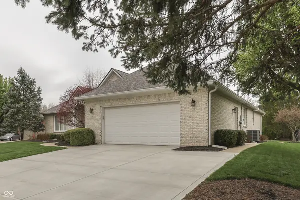 3978 Brockton Manor South DR, Greenwood, IN 46143
