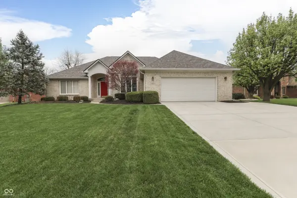3978 Brockton Manor South DR, Greenwood, IN 46143