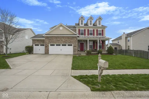 6093 Mountain Hawk DR, Zionsville, IN 46077