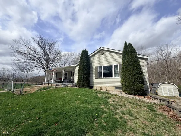 19037 Duck Creek RD,  Metamora,  IN 47030