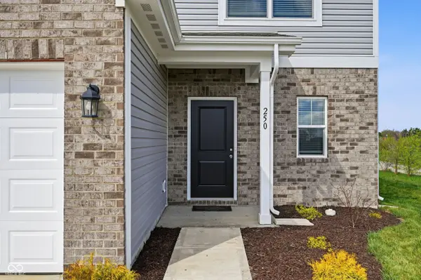 250 Evening Bay CT, Pendleton, IN 46064