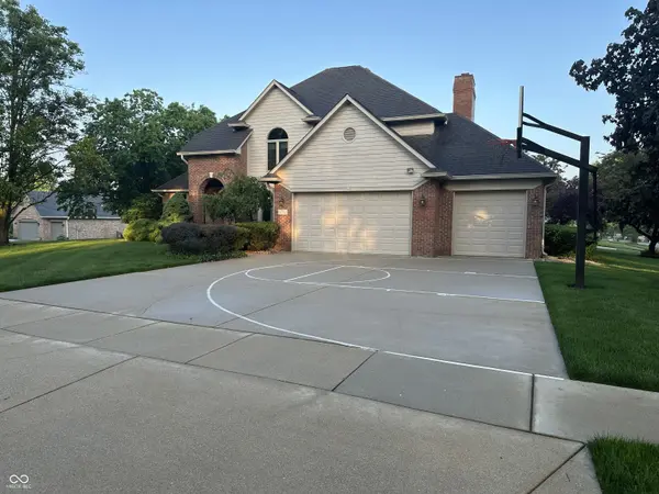 84 Racquet CT, Greenwood, IN 46142