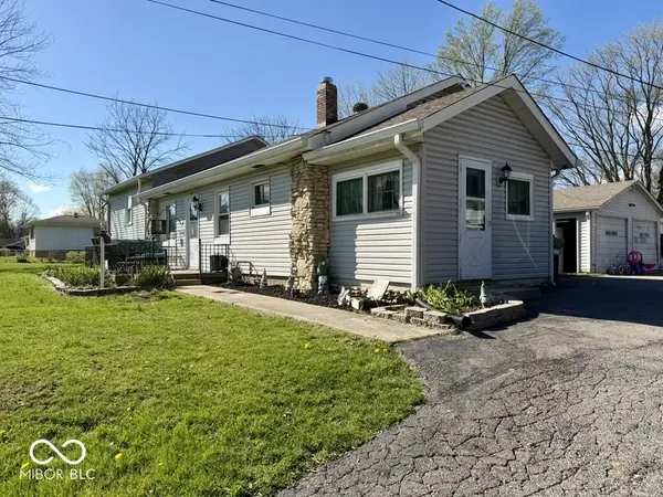48 W Greencastle RD, Mooresville, IN 46158
