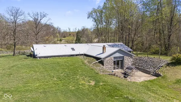 4566 S Sommerville RD, Scottsburg, IN 47170