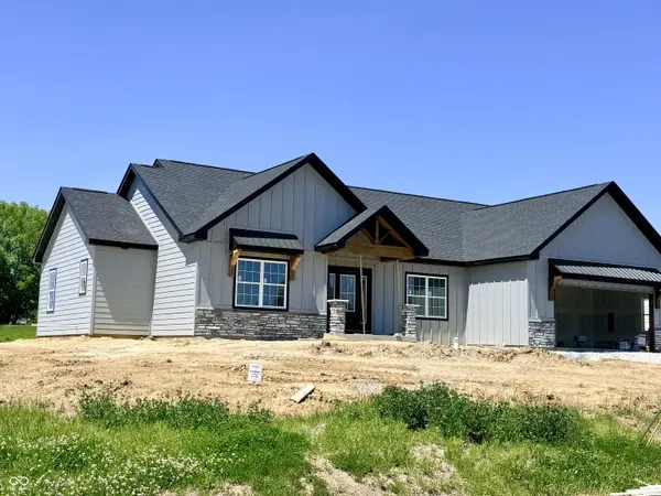 4 Pine Hills CT, Crawfordsville, IN 47933