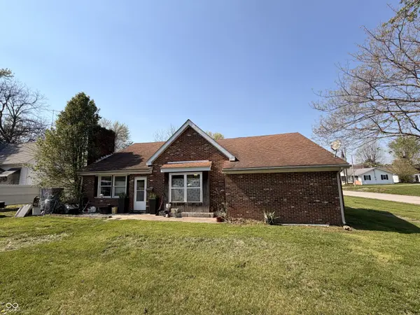 205 E Washington ST, Loogootee, IN 47553