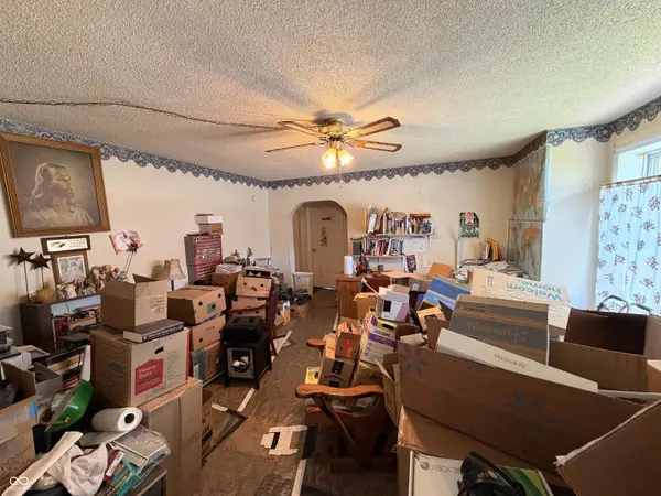205 E Washington ST, Loogootee, IN 47553