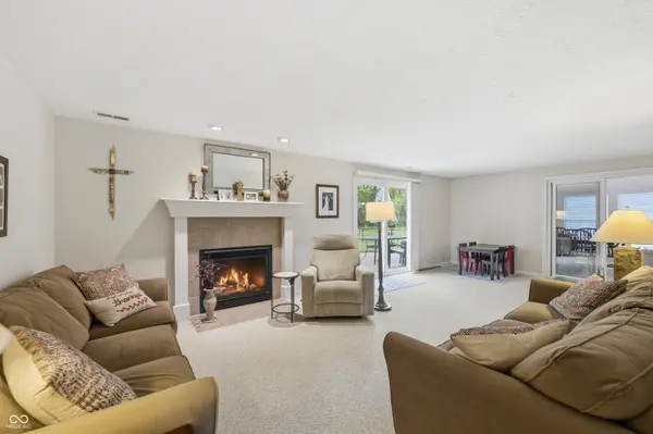 8005 Hilltop LN, Indianapolis, IN 46256