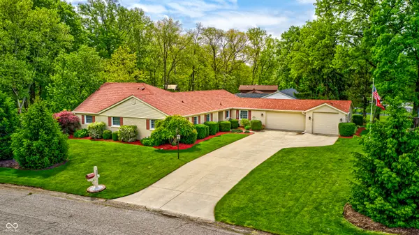 8005 Hilltop LN, Indianapolis, IN 46256