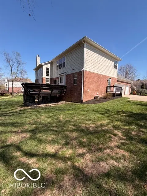 11716 Shadowwood CT, Zionsville, IN 46077