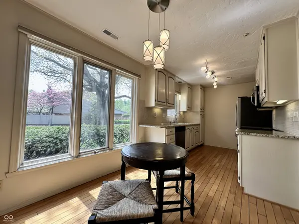 1030 Stratford Hall ST #17-3, Indianapolis, IN 46260