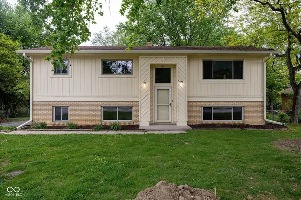 8203 Laura Lynne LN, Indianapolis, IN 46217