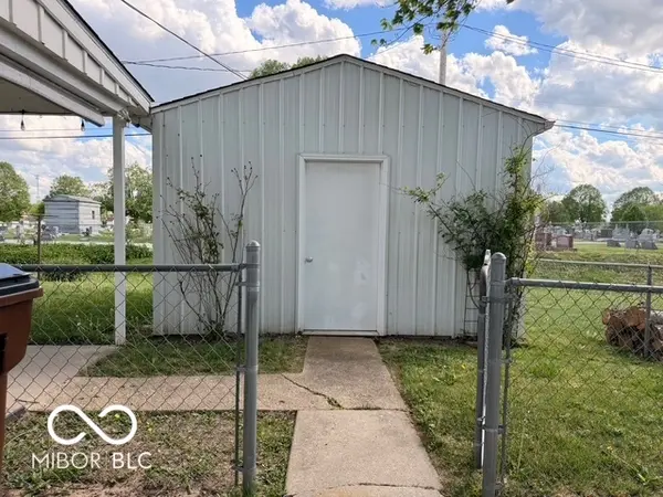 511 Fulford DR, Edinburgh, IN 46124