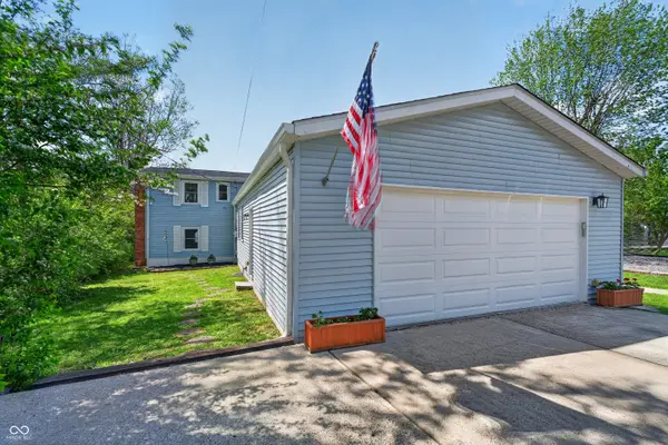 8696 S Bergman DR, IN 46164
